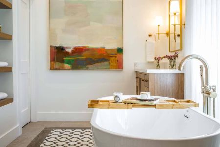 bcb-alamo-ec-0170-BathtubDetailHero.jpg