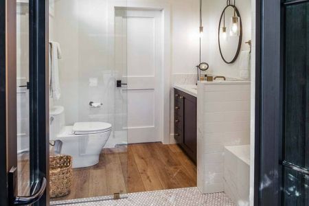 bcb-alamo-ec-0190-PoolHouseBathroomHero.jpg